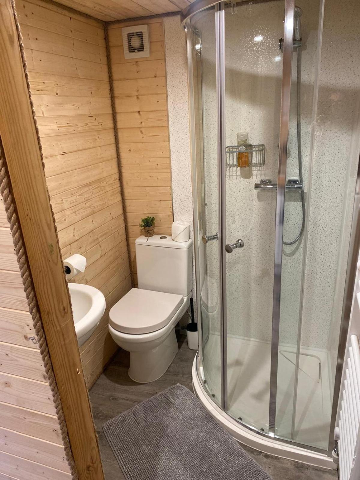 Crabmill Glamping Bewdley 호텔 외부 사진